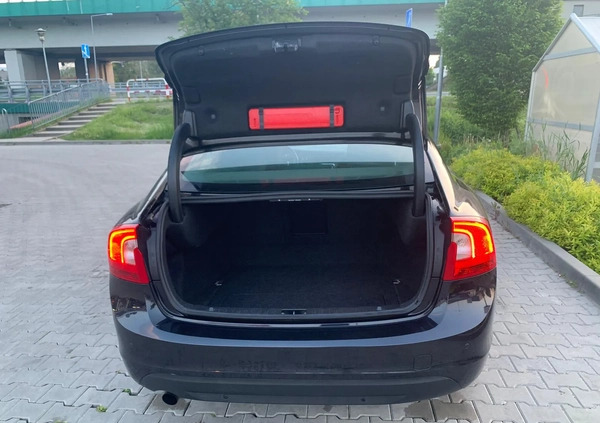 Volvo S60 cena 30000 przebieg: 195000, rok produkcji 2011 z Strumień małe 277